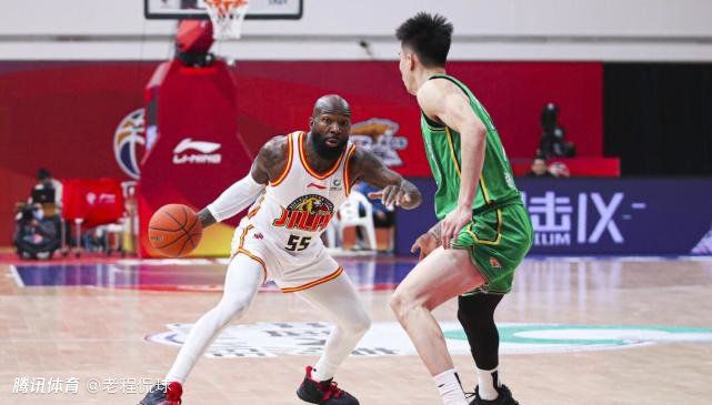 战报王哲林29+12&三分绝杀白昊天关键两罚不中上海绝杀深圳CBA常规赛，深圳主场迎战上海，深圳目前15胜9负排在积分榜第6位，上海则是12胜12负排在第9位。